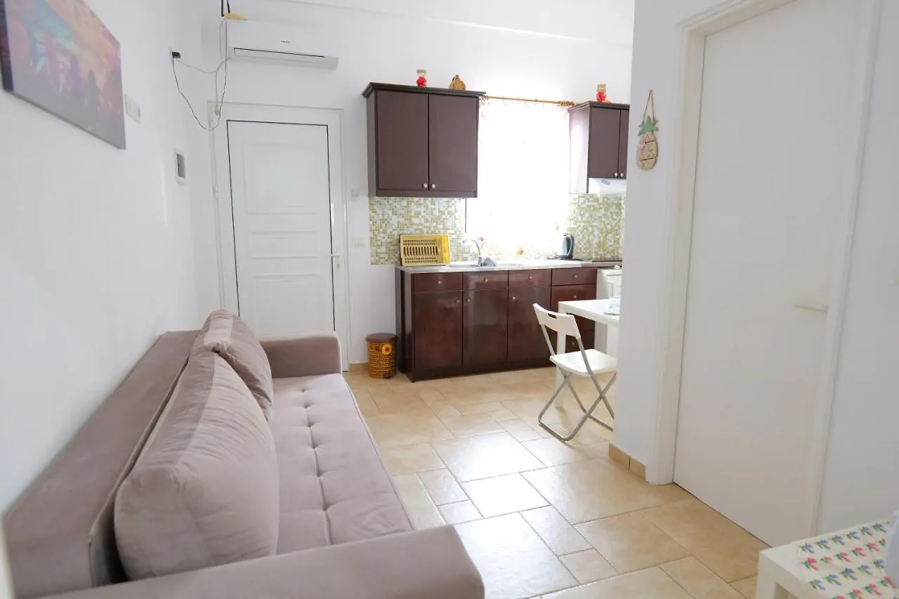 Kristal Apartments Ksamil