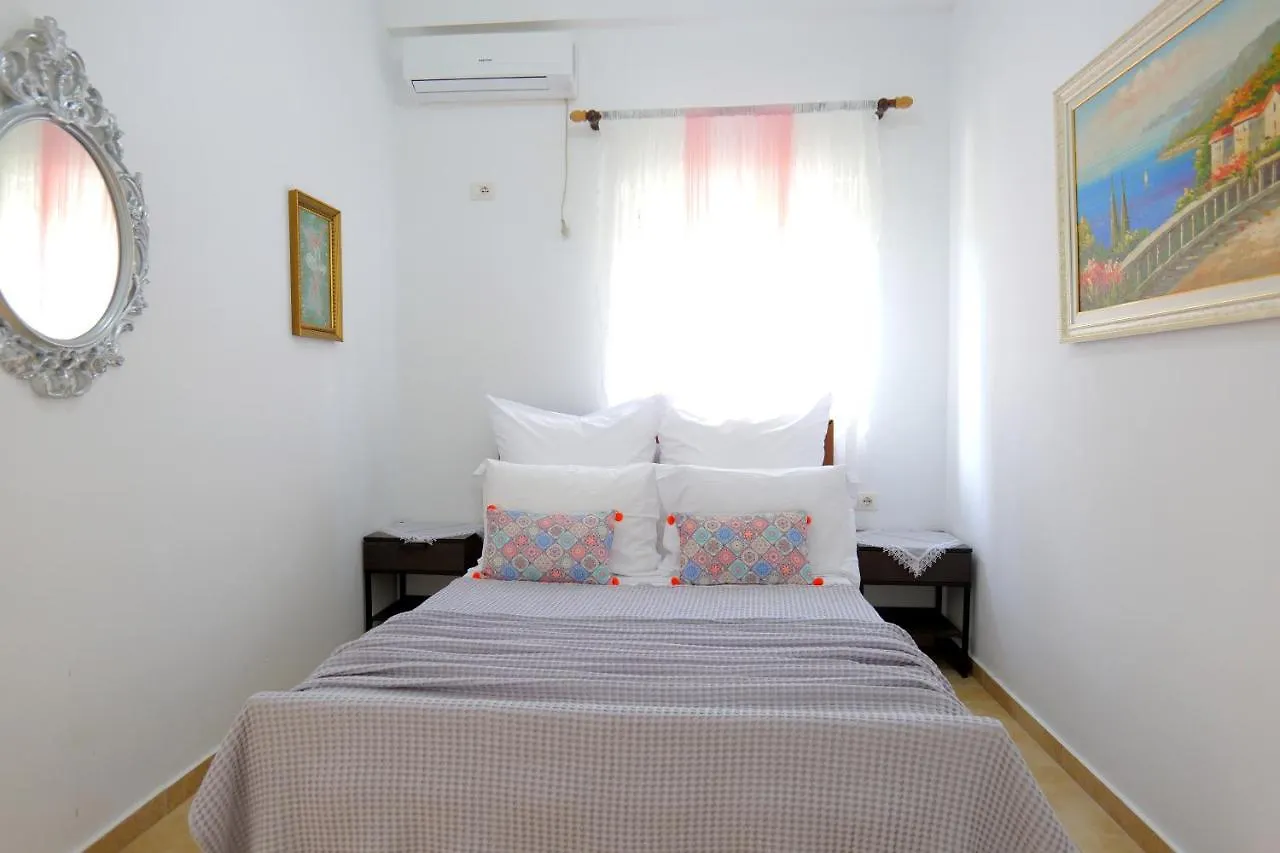 Kristal Apartments Ksamil 0*,