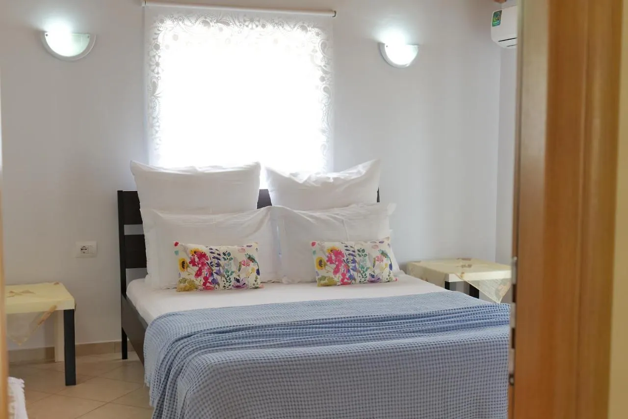 Kristal Apartments Ksamil