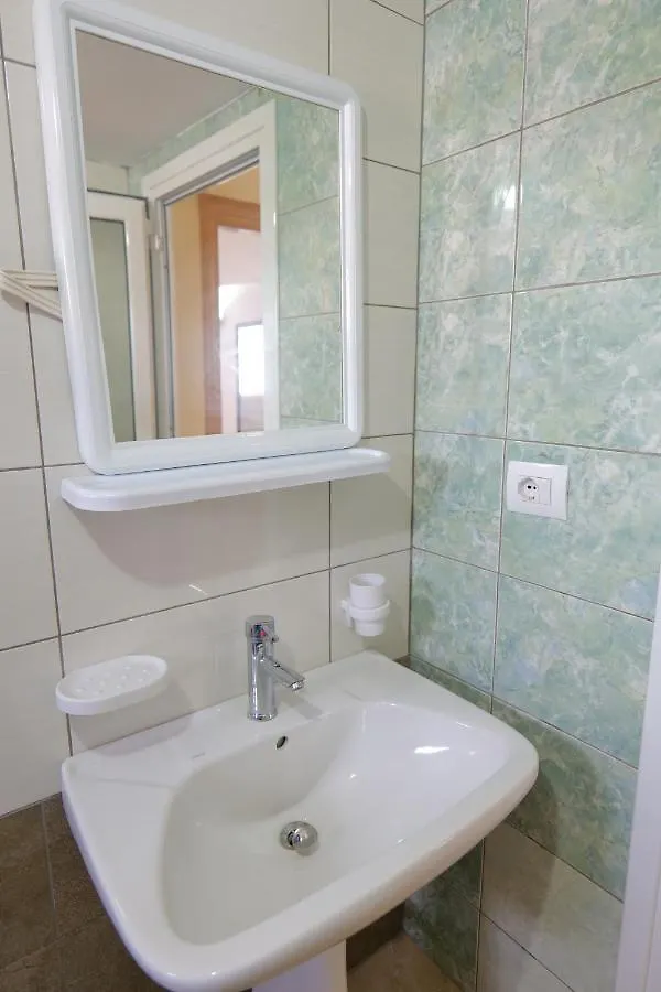 Kristal Apartments Ksamil