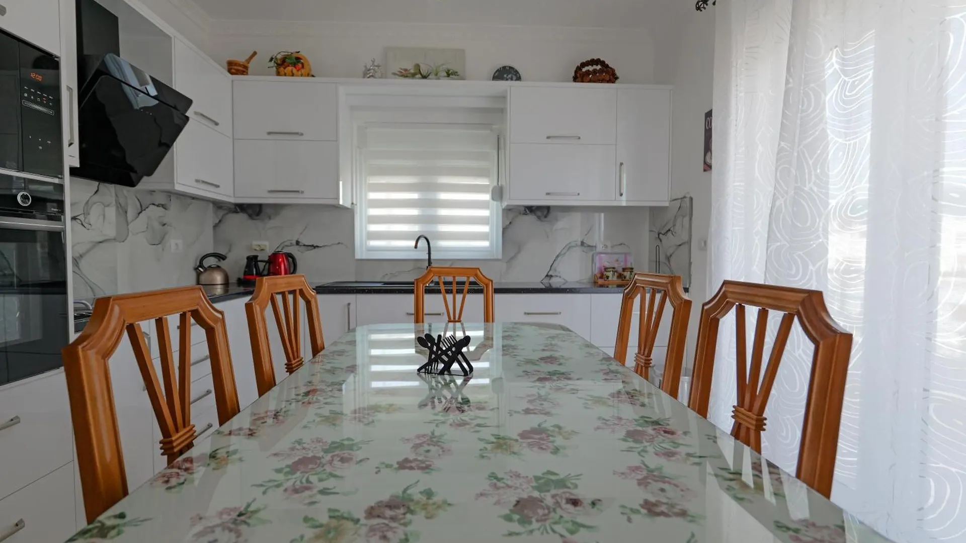 Kristal Apartments Ksamil 0*,  Albania