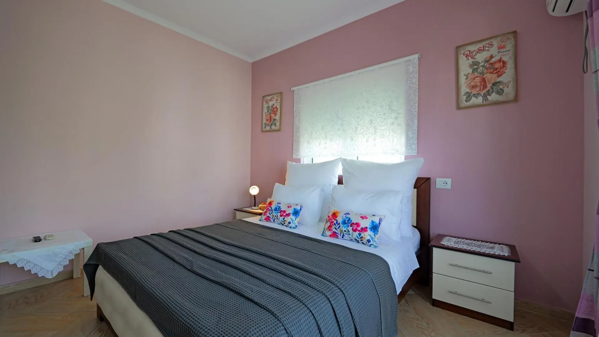 Kristal Apartments Ksamil