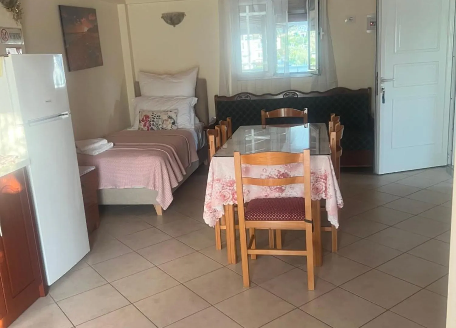 Kristal Apartments Ksamil