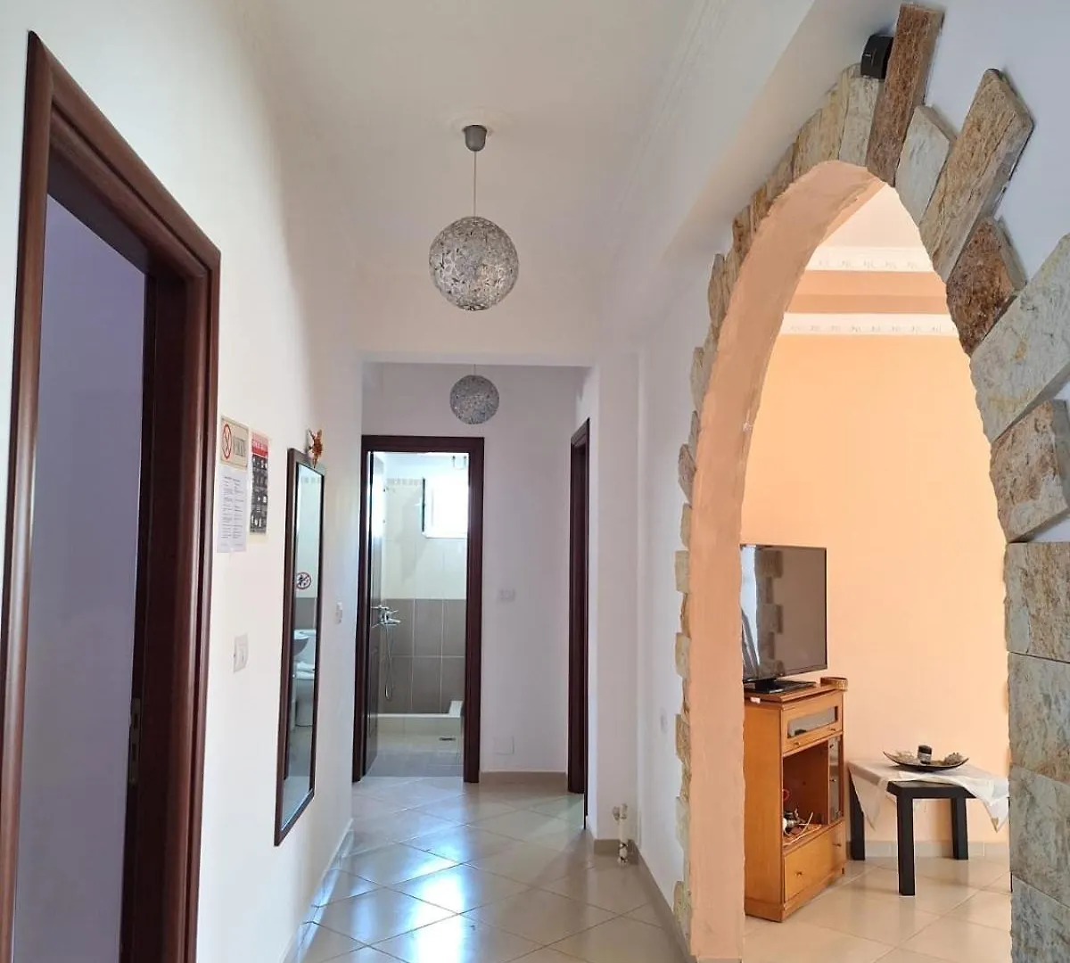 Kristal Apartments Ksamil
