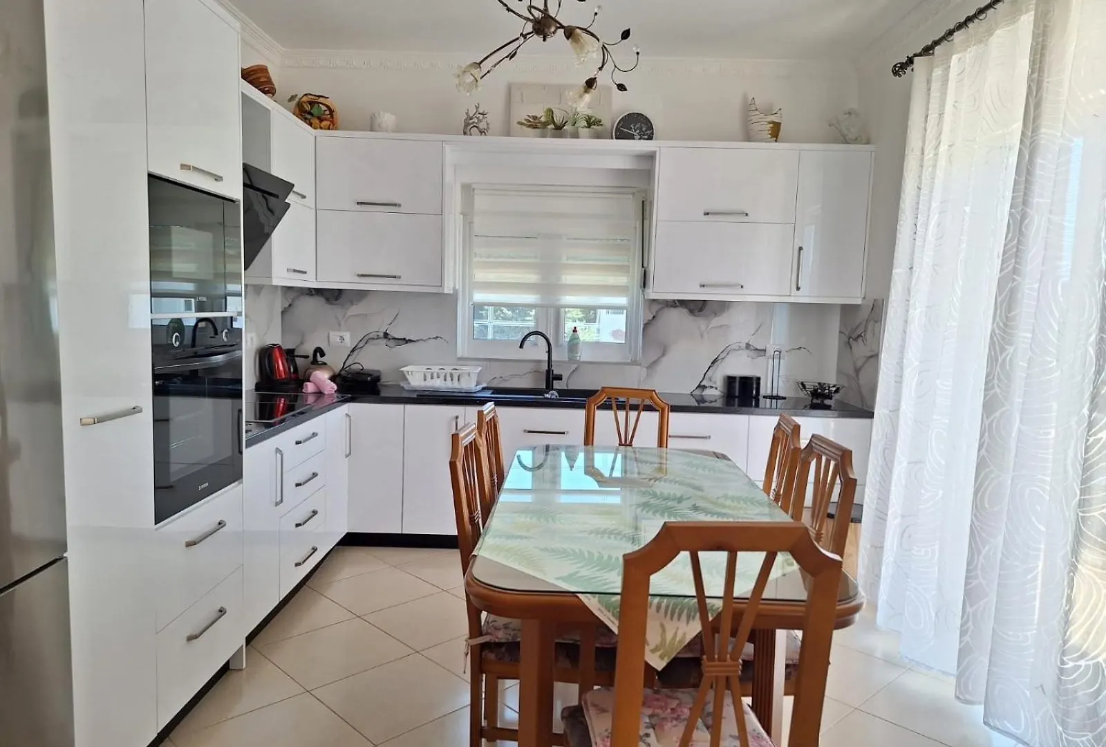 Kristal Apartments Ksamil